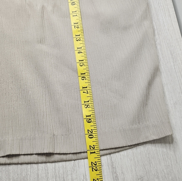 Women's Crinkle Cream Beige Drawstring Above The Knee Breathable Shorts Size L - Picture 7 of 10